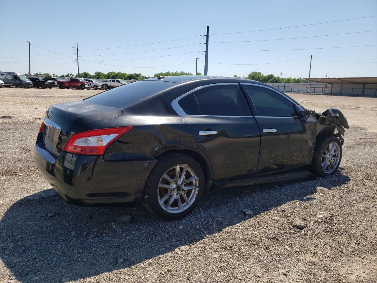 NISSAN MAXIMA 2011 — 4