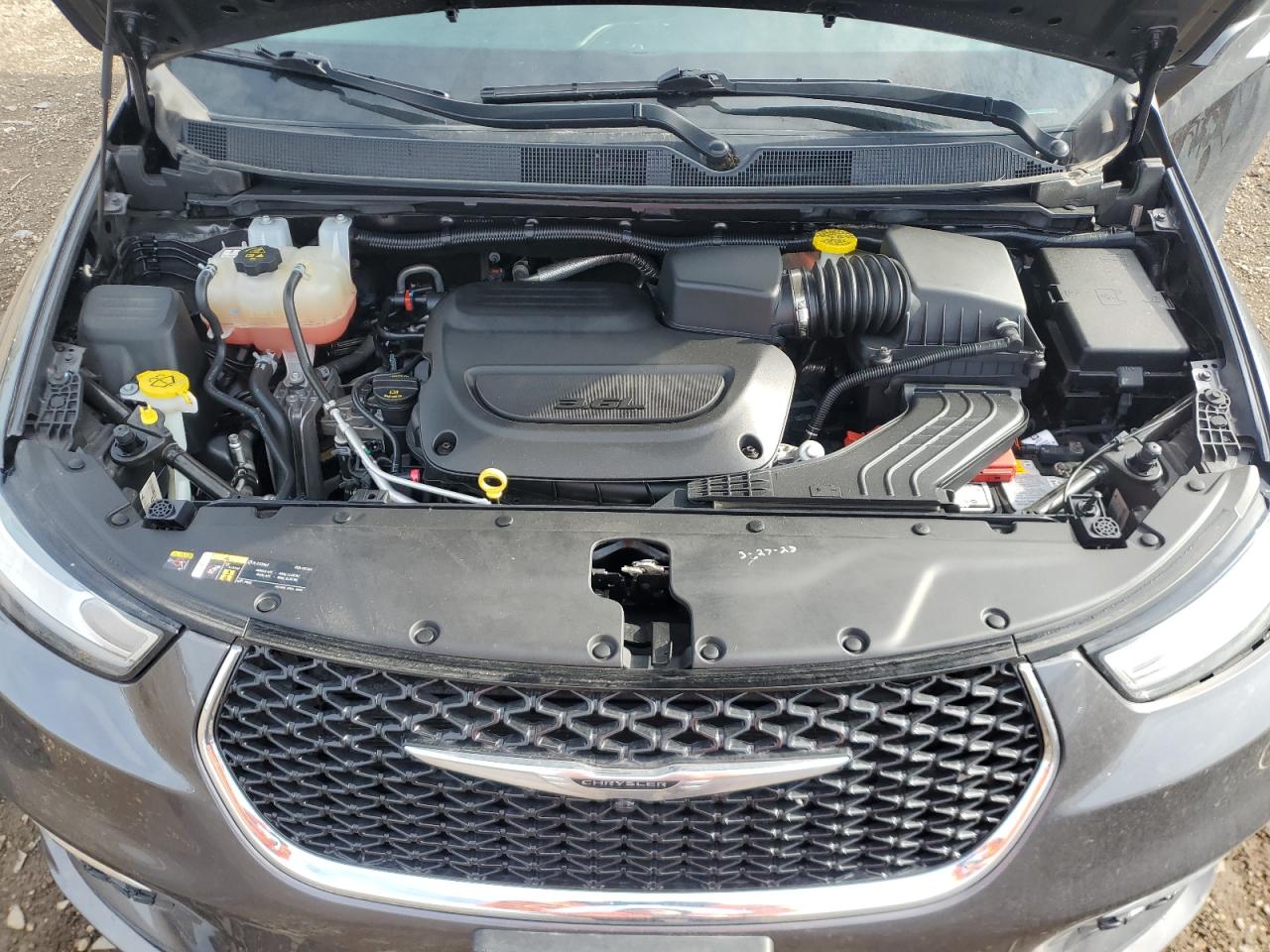 CHRYSLER PACIFICA 2022 — 13