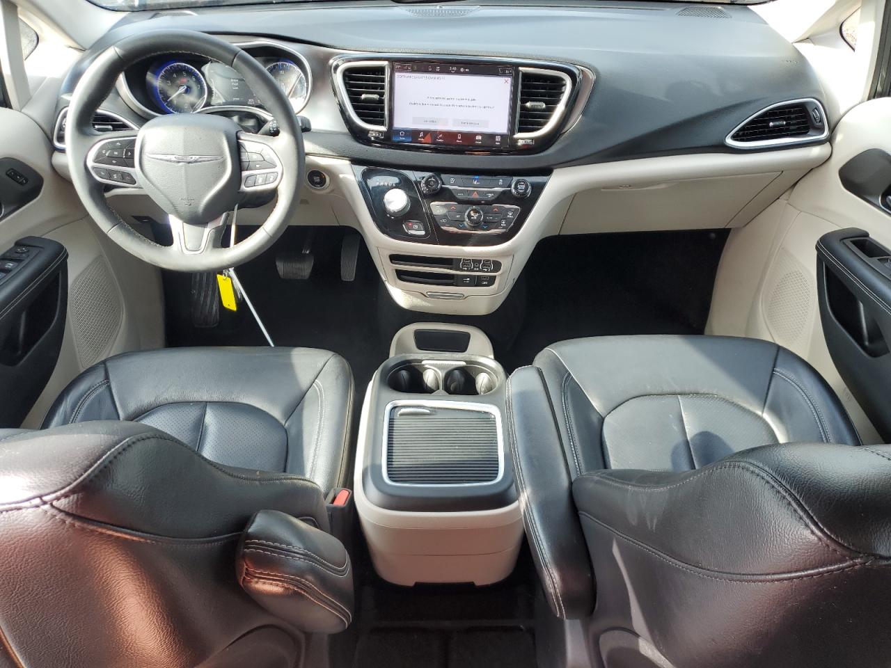 CHRYSLER PACIFICA 2022 — 9