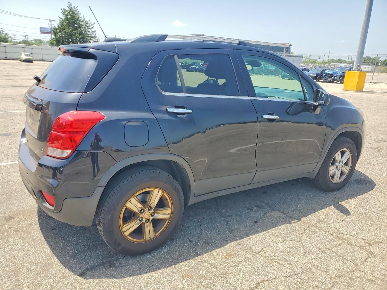 CHEVROLET TRAX 2017 — 4