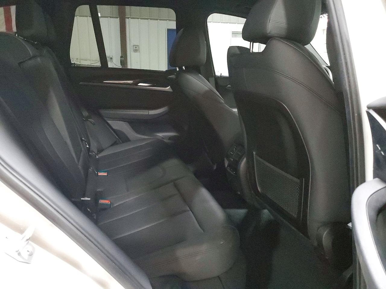 BMW X3 2018 — 12