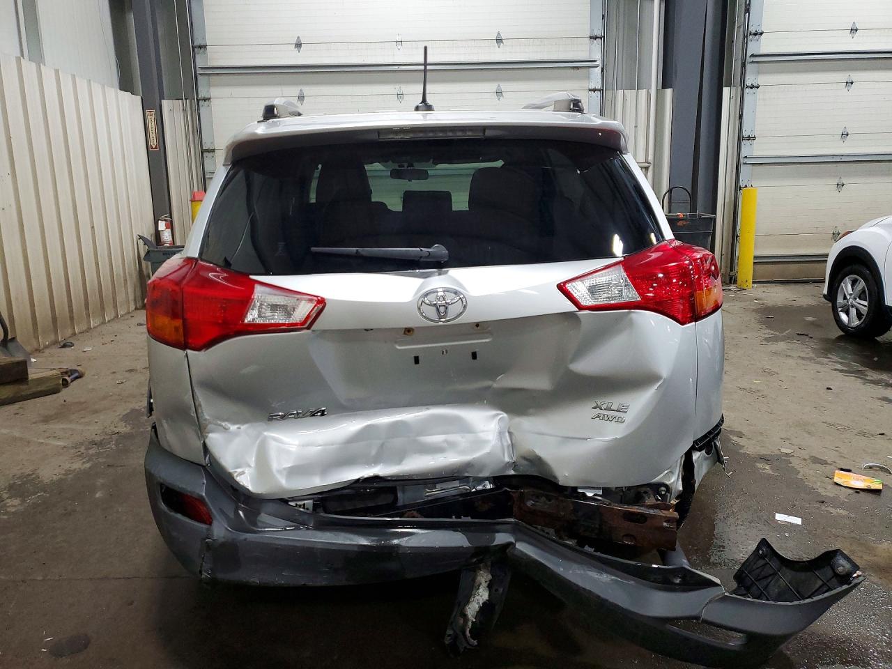 TOYOTA RAV4 2015 — 7