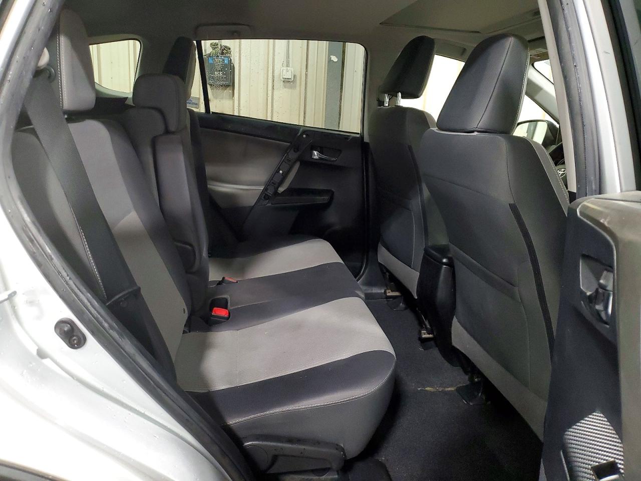 TOYOTA RAV4 2015 — 12