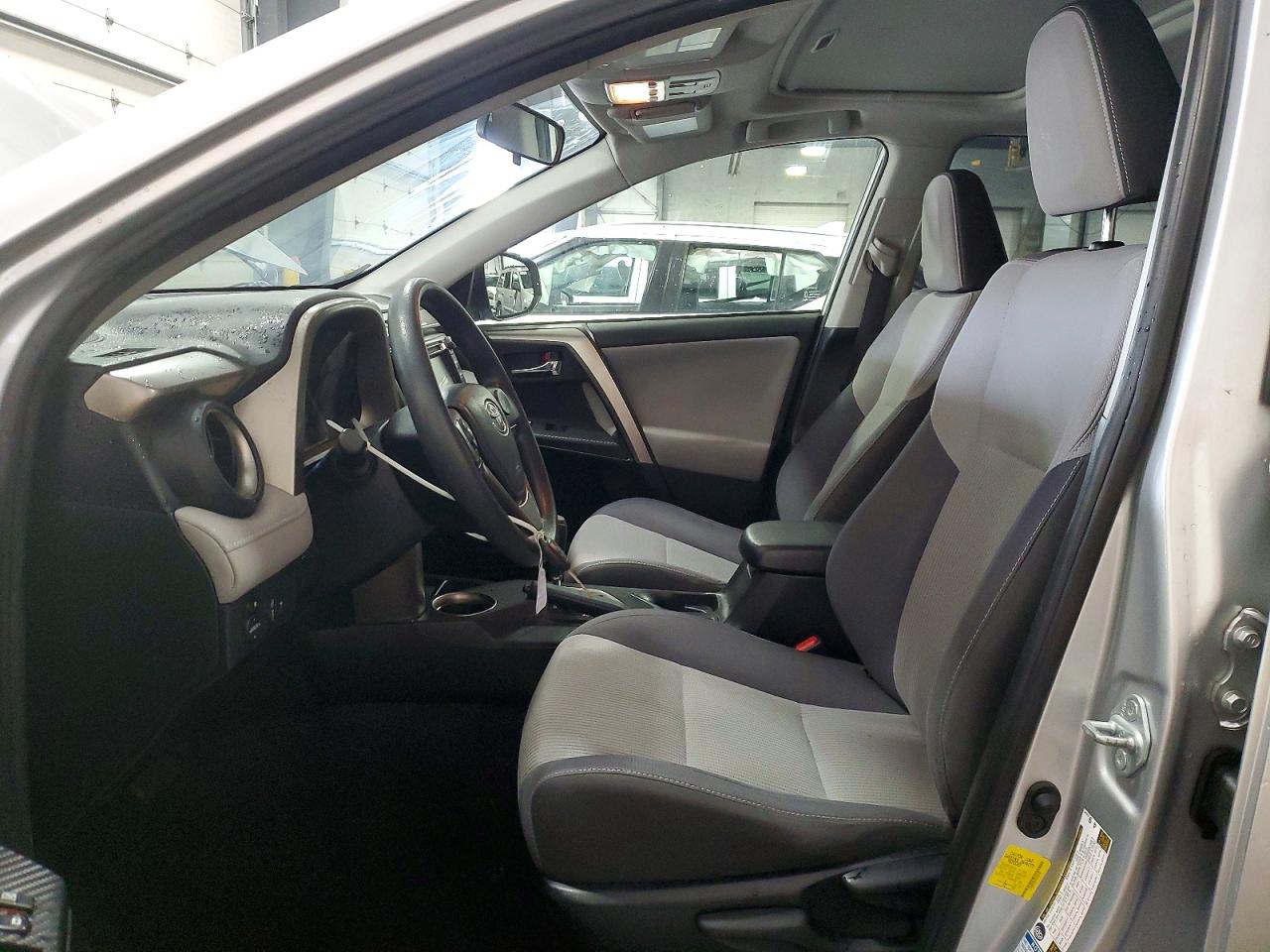 TOYOTA RAV4 2015 — 8