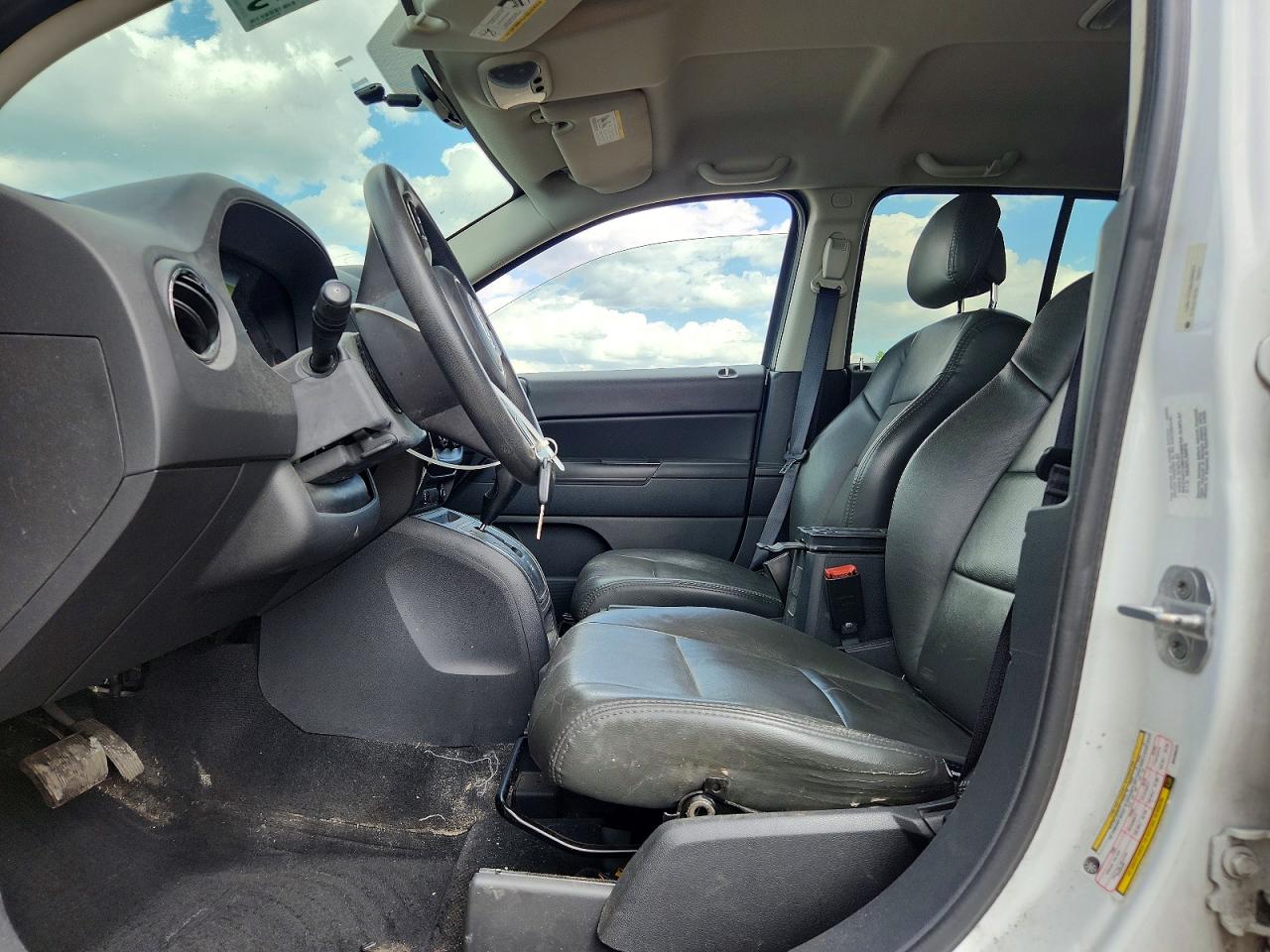 JEEP COMPASS 2011 — 8