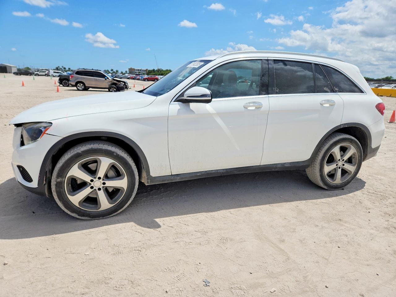 MERCEDES-BENZ GLC 2016 — 2