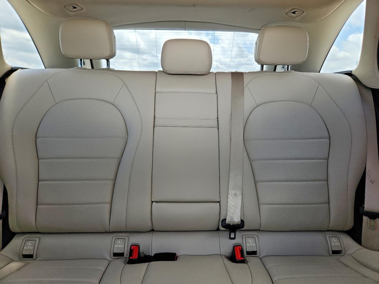 MERCEDES-BENZ GLC 2016 — 11
