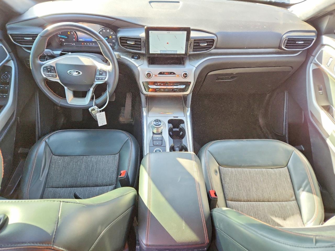 FORD EXPLORER 2022 — 9