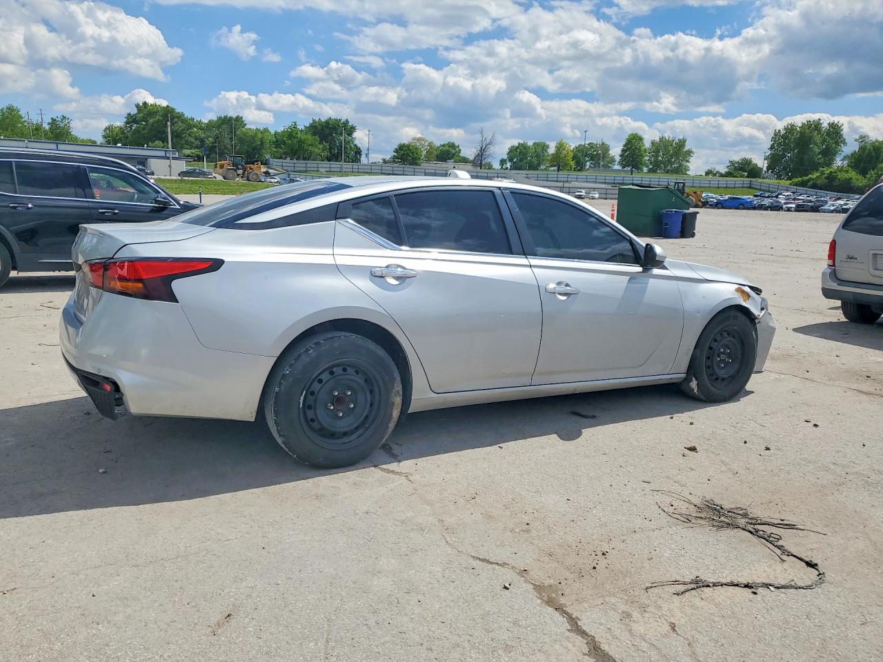 NISSAN ALTIMA 2023 — 4