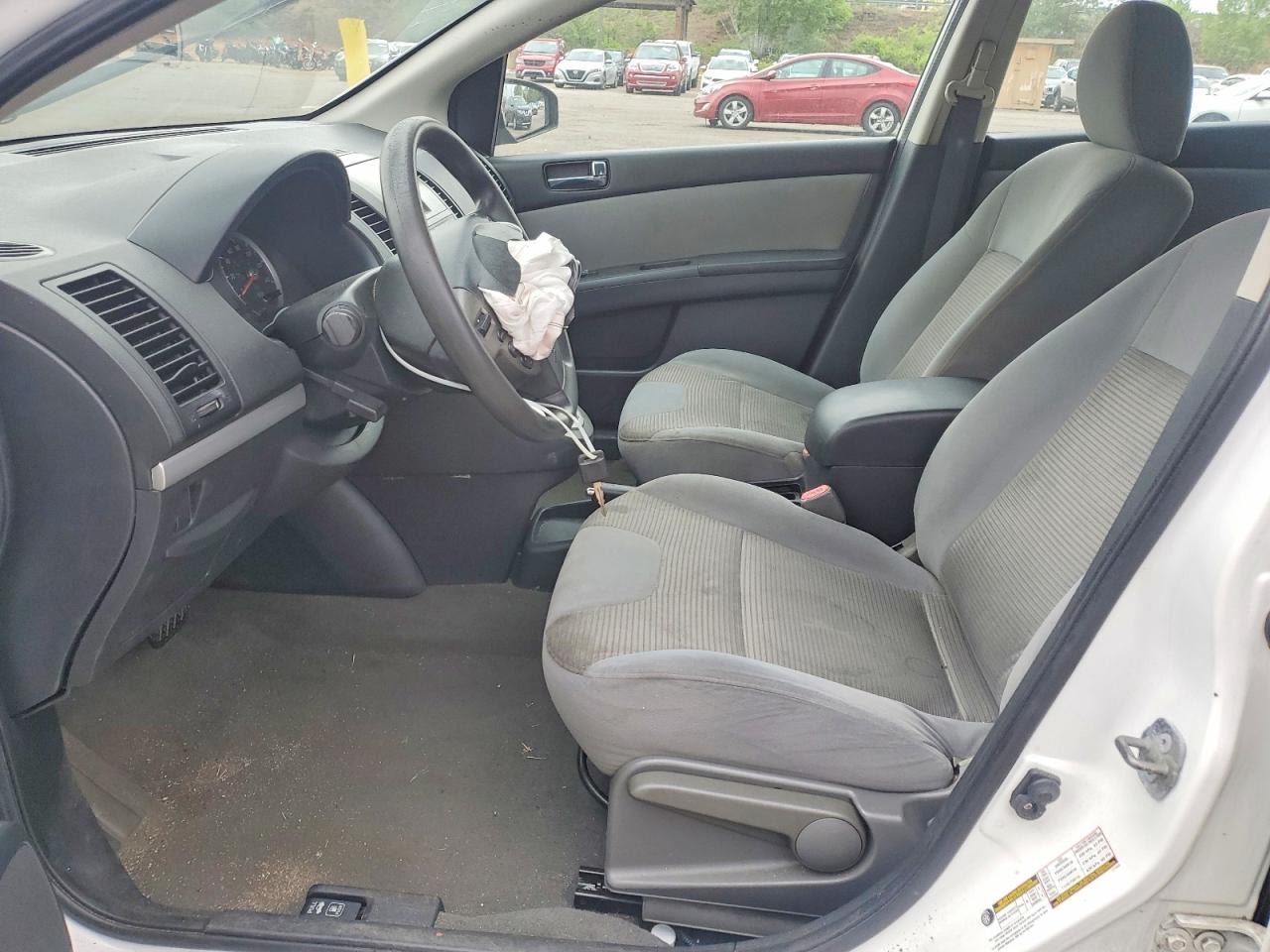 NISSAN SENTRA 2010 — 8