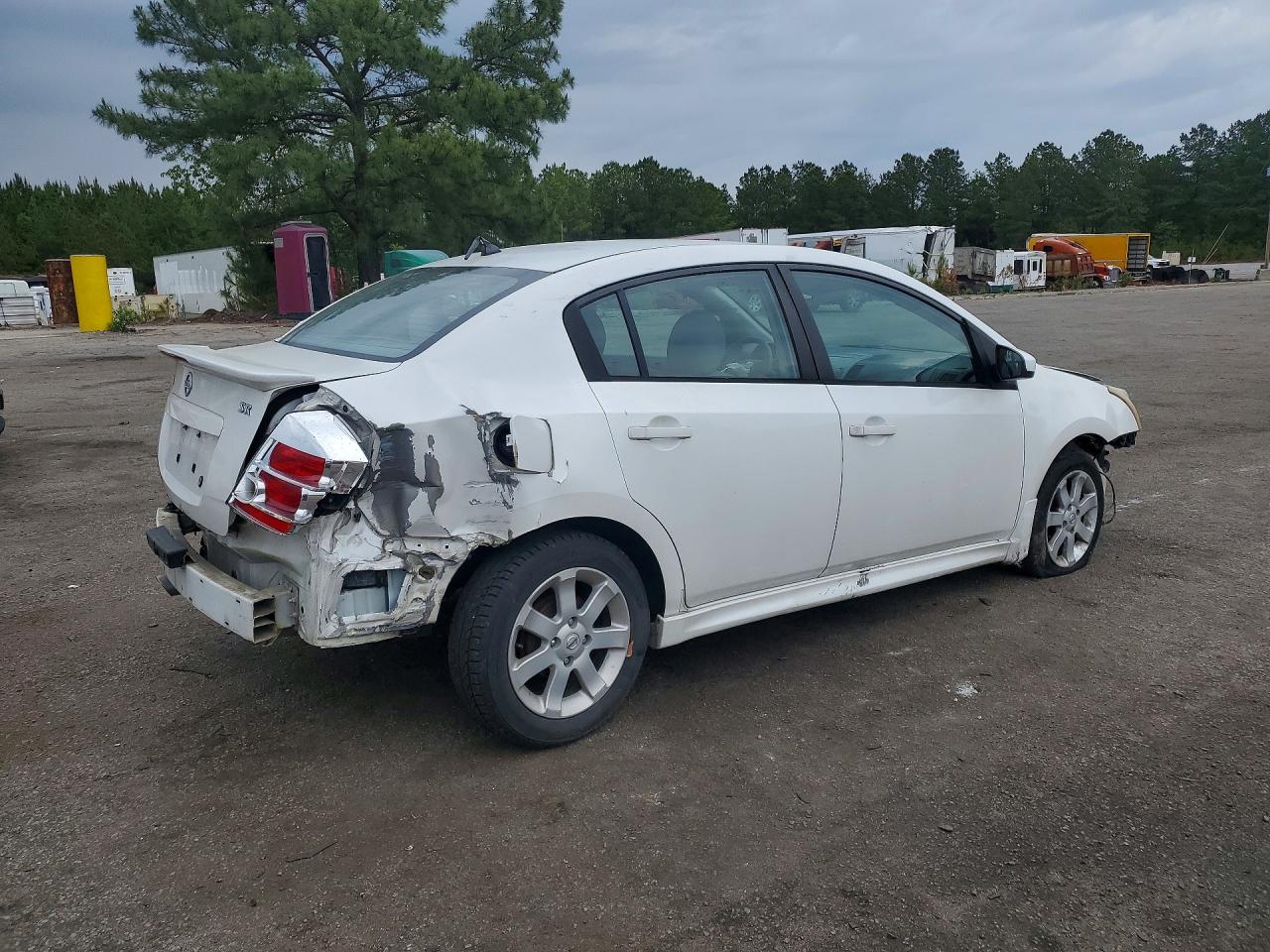 NISSAN SENTRA 2010 — 4