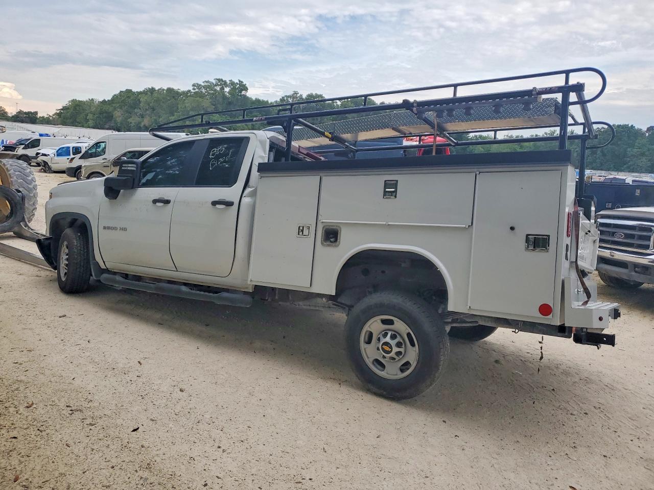 CHEVROLET SILVERADO 2024 — 3