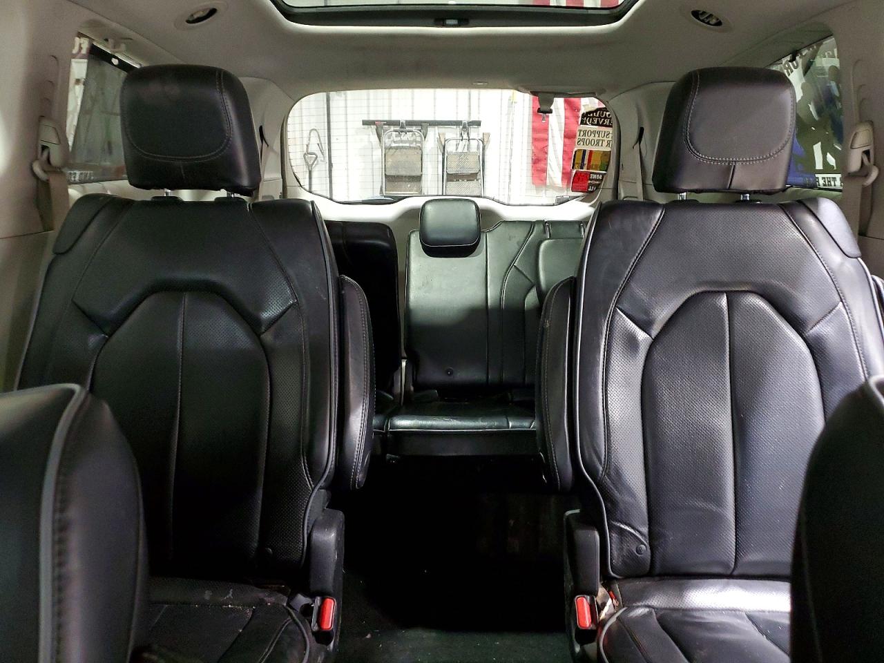 CHRYSLER PACIFICA 2018 — 11