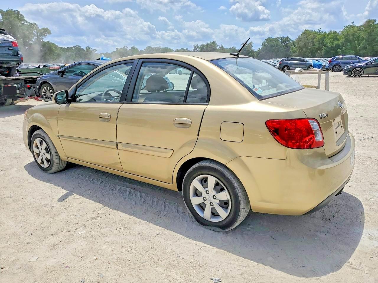 KIA RIO 2010 — 3