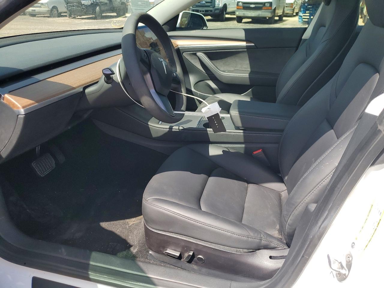 TESLA MODEL 3 2023 — 8