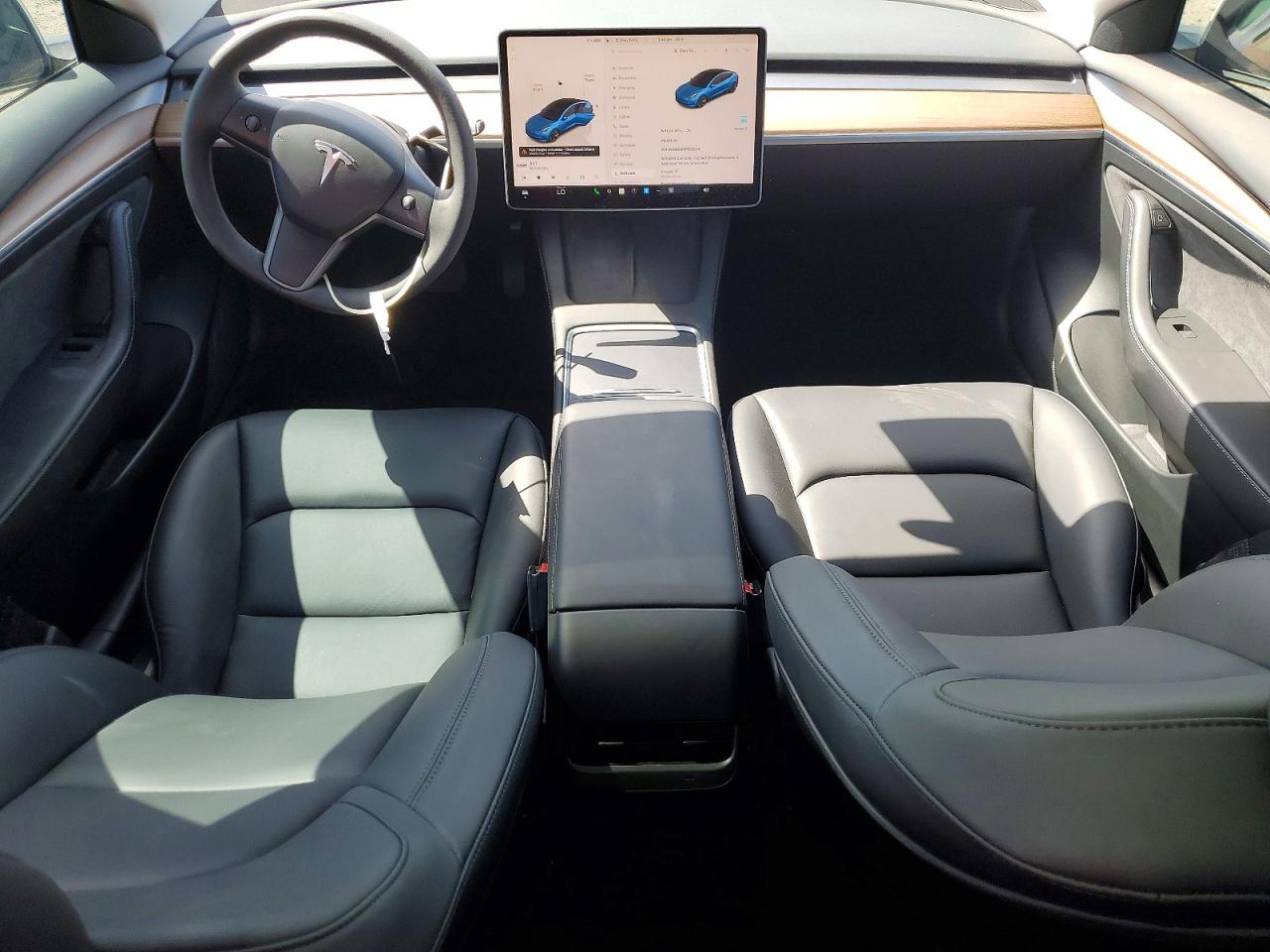 TESLA MODEL 3 2023 — 9