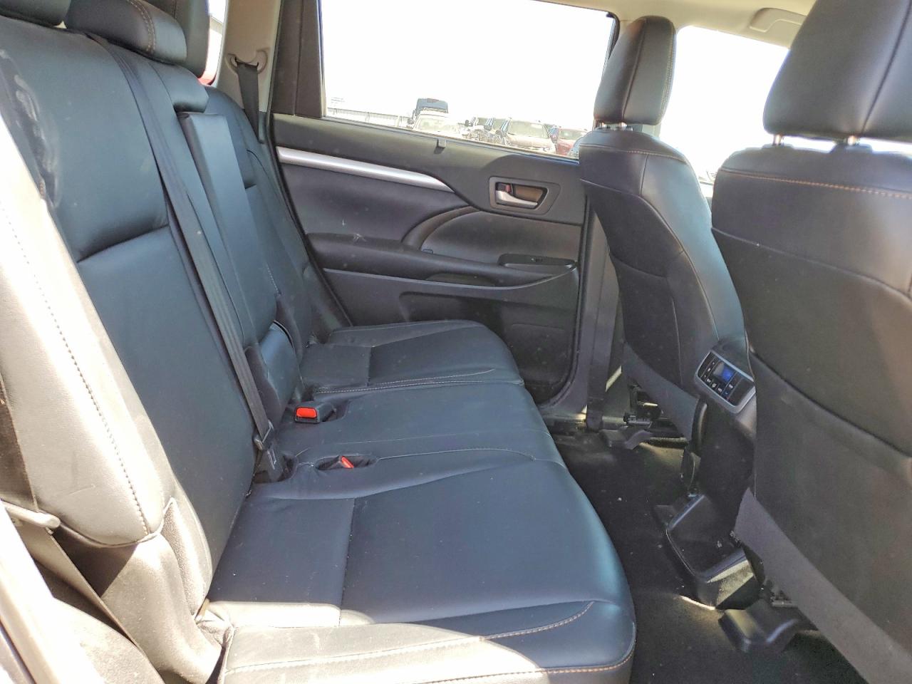 TOYOTA HIGHLANDER 2018 — 11