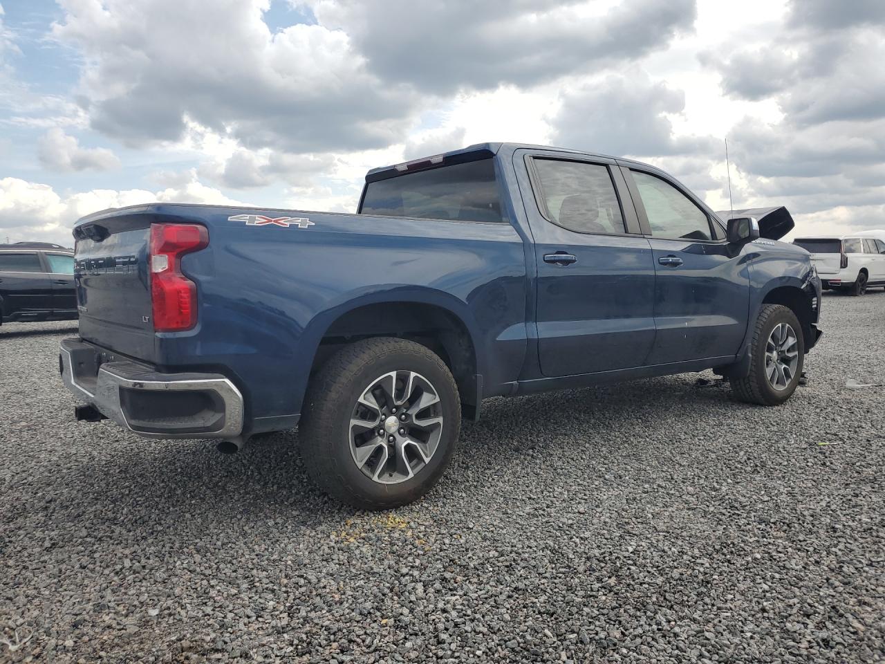 CHEVROLET SILVERADO 2022 — 4