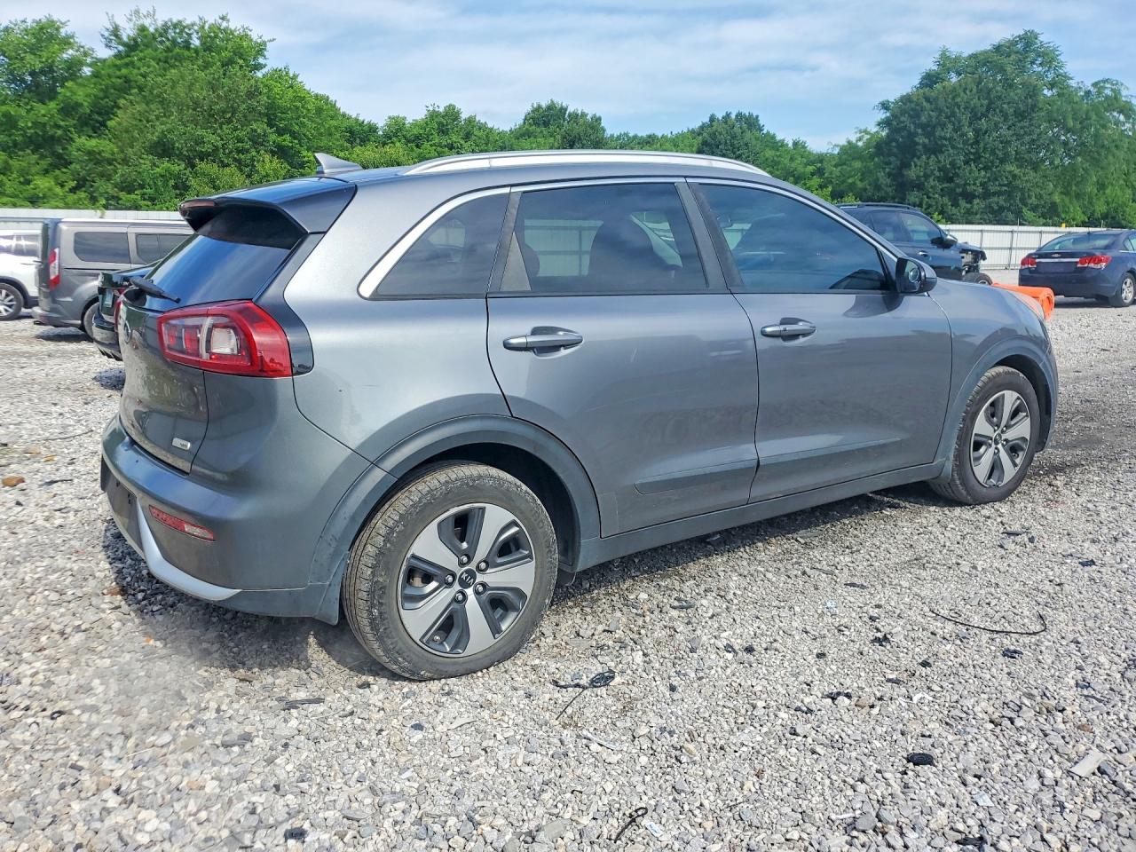 KIA NIRO 2017 — 4