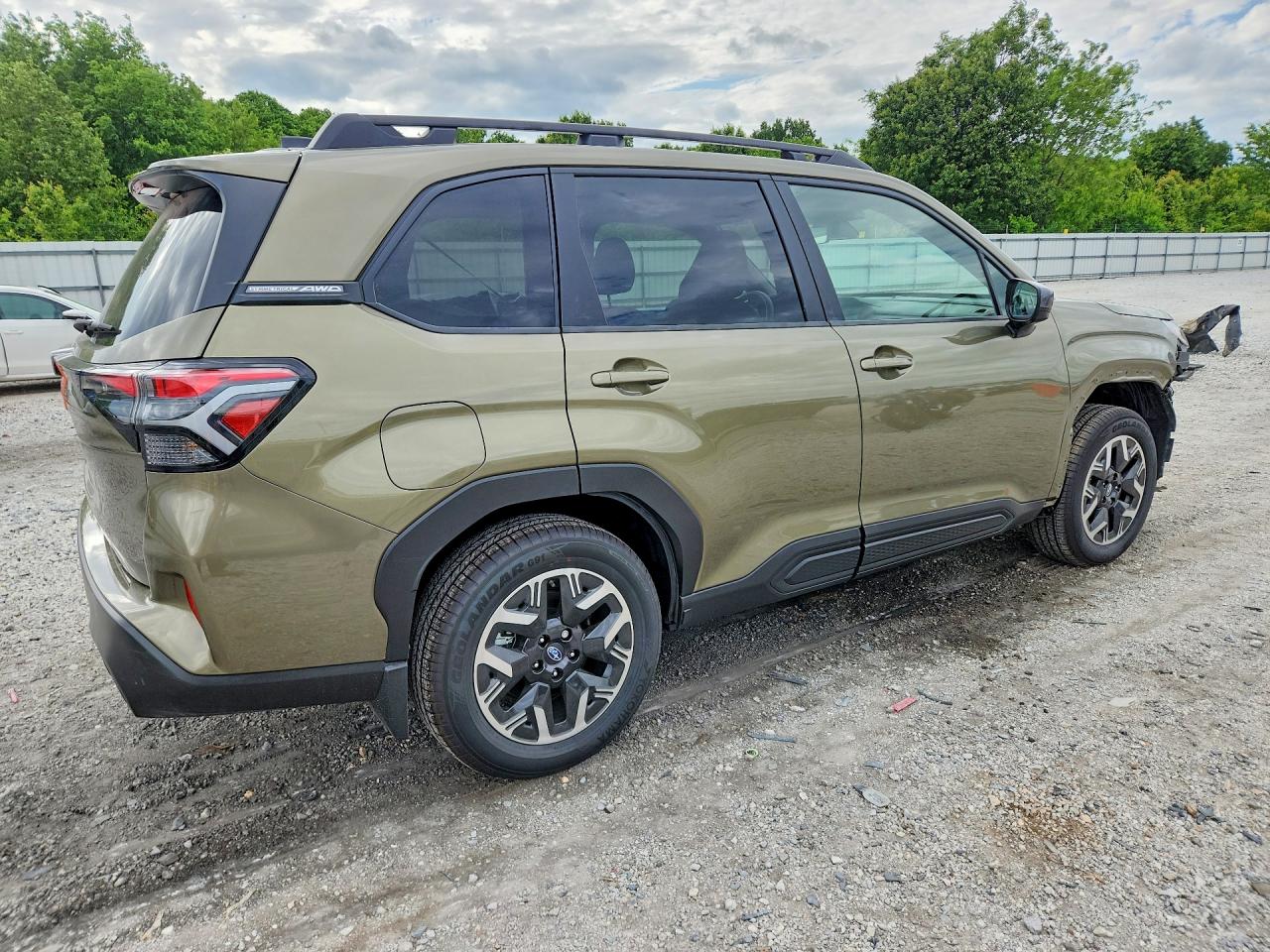 SUBARU FORESTER 2025 — 4