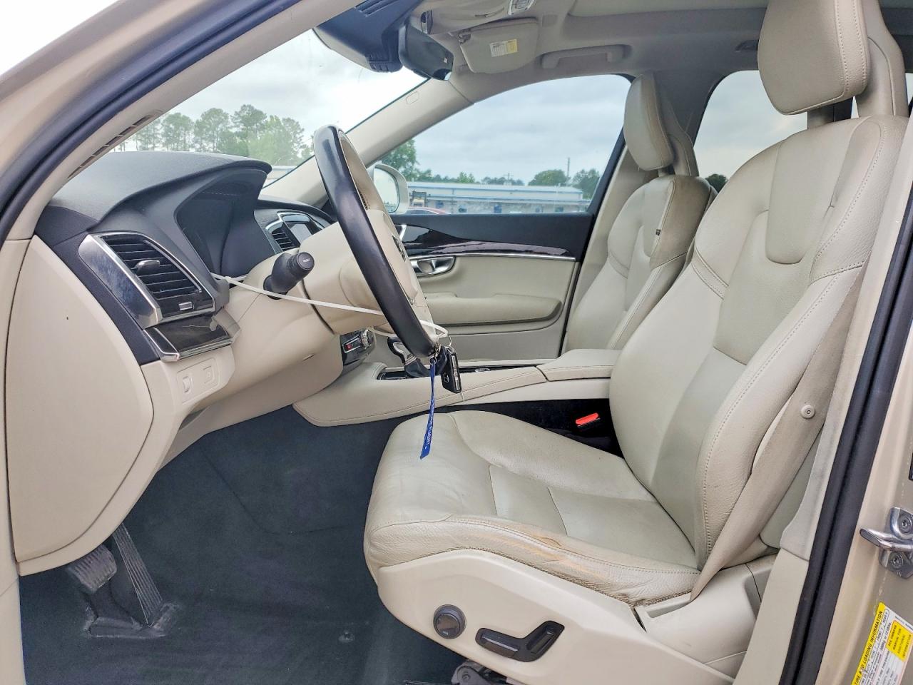 VOLVO XC90 2018 — 8