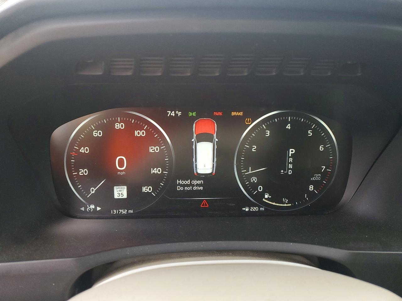 VOLVO XC90 2018 — 10