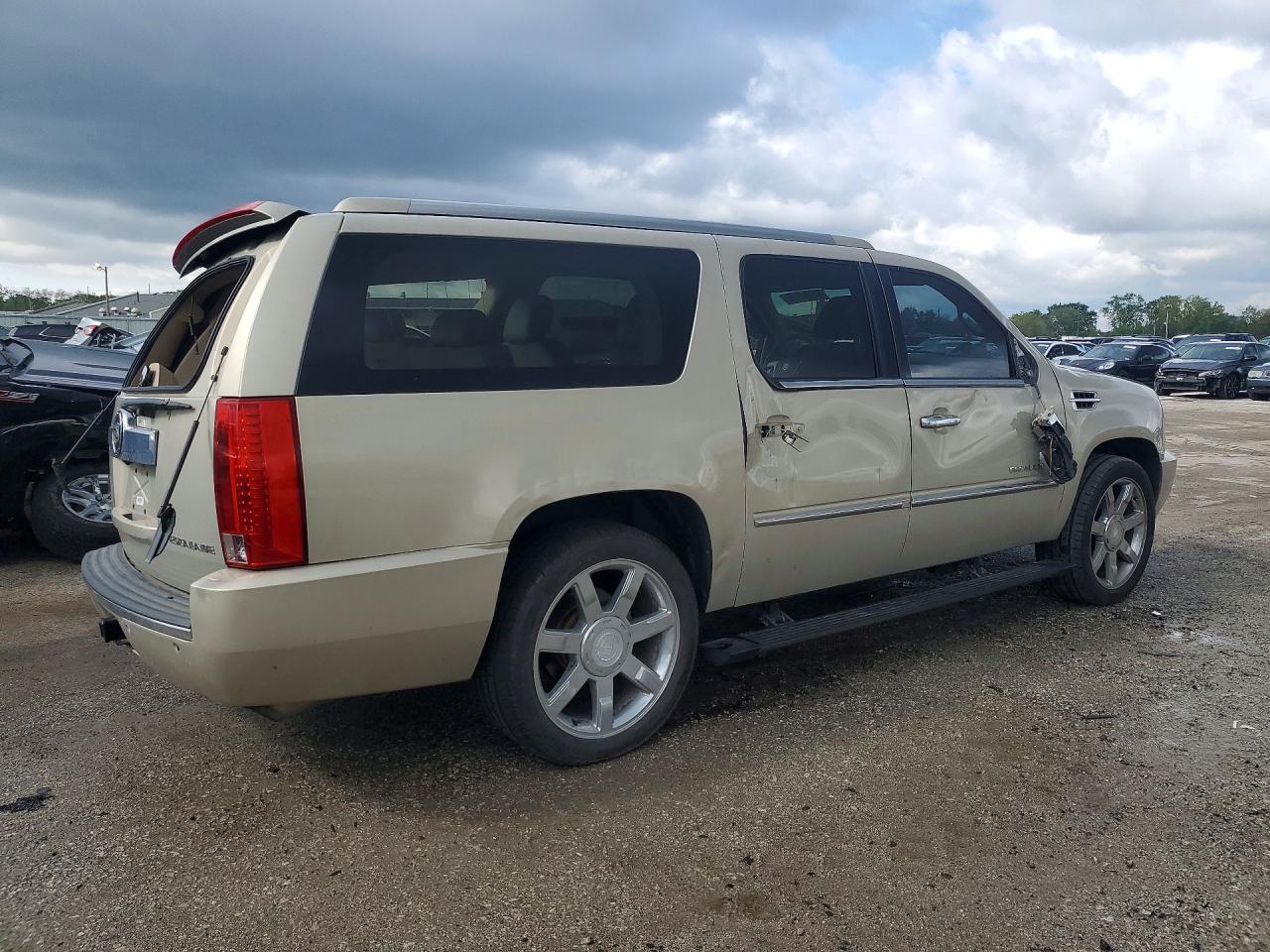 CADILLAC ESCALADE 2011 — 4