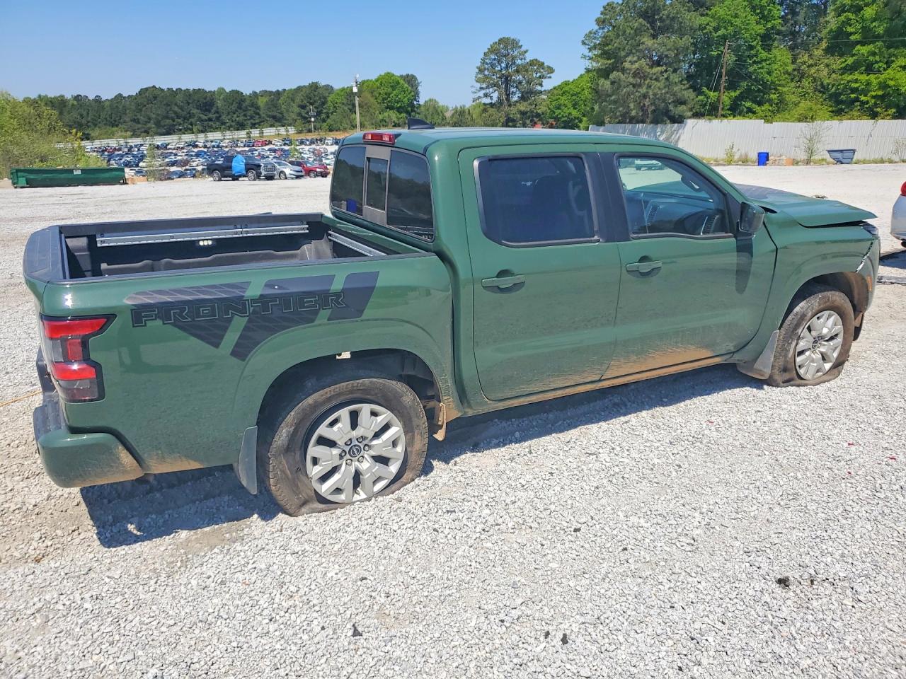 NISSAN FRONTIER 2022 — 4