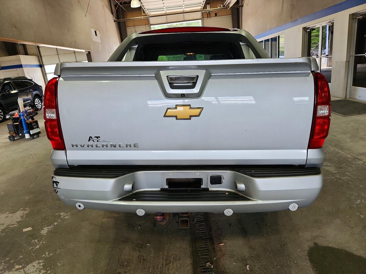 CHEVROLET AVALANCHE 2013 — 7