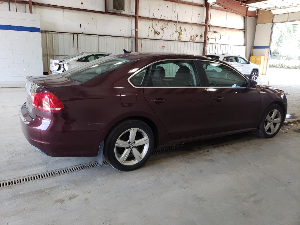 VOLKSWAGEN PASSAT 2013 — 4