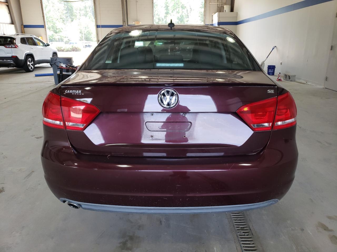 VOLKSWAGEN PASSAT 2013 — 7