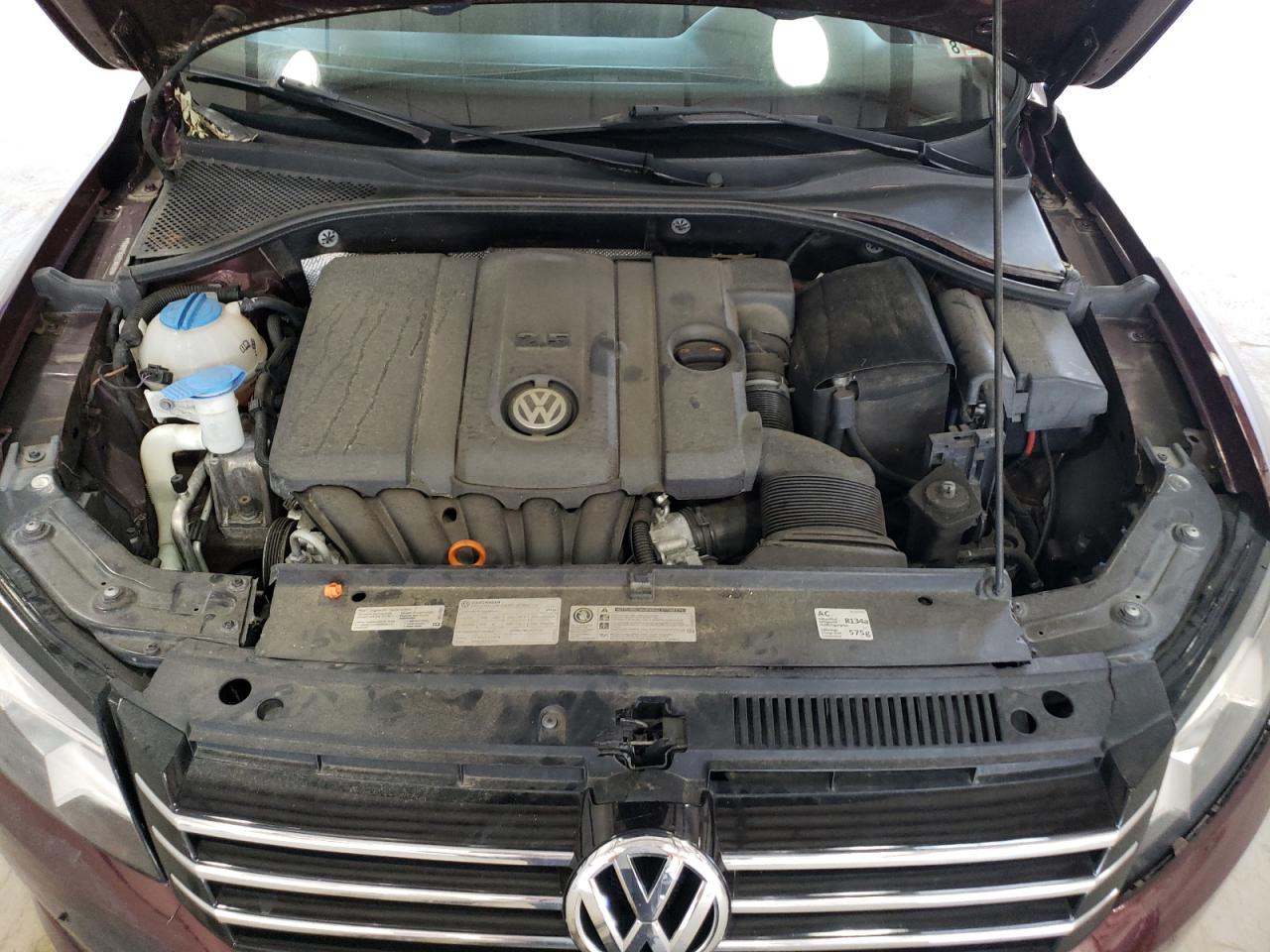 VOLKSWAGEN PASSAT 2013 — 12