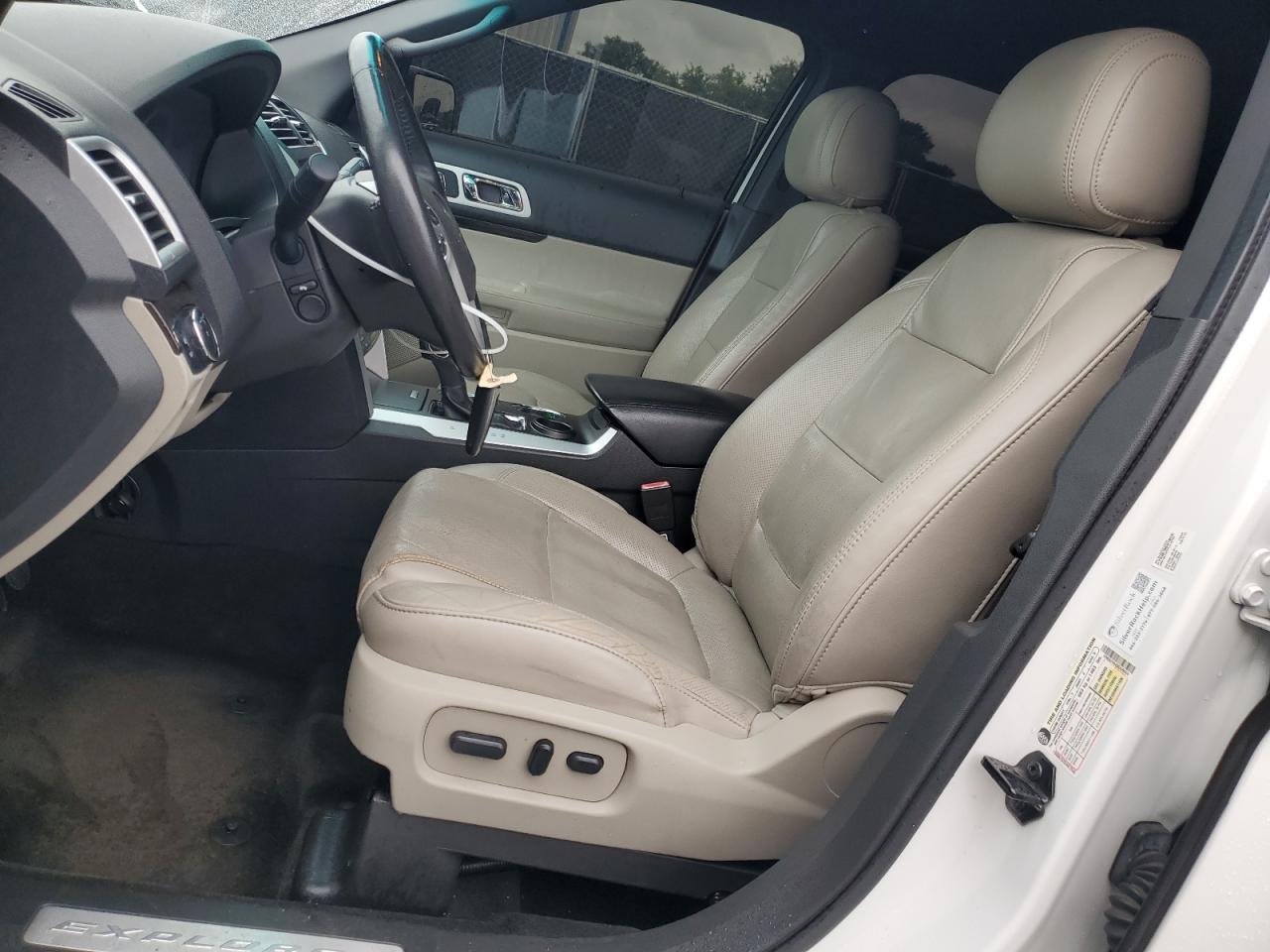 FORD EXPLORER 2013 — 8