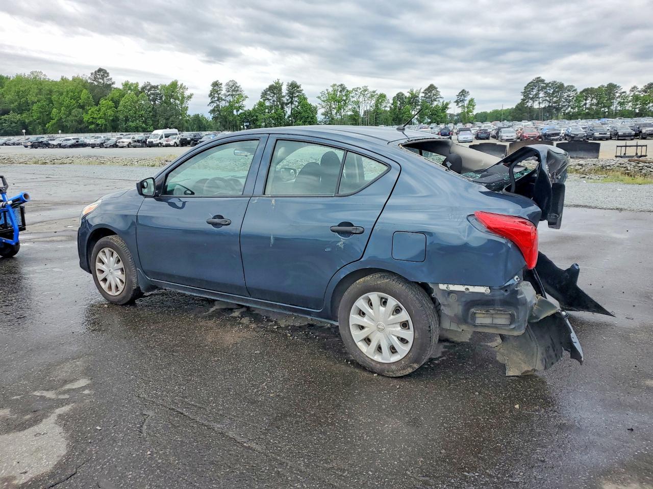 NISSAN VERSA 2017 — 3