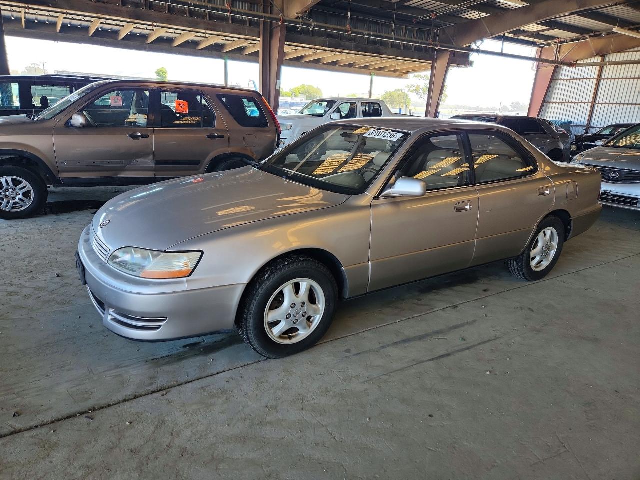 LEXUS ES 1995 — 2