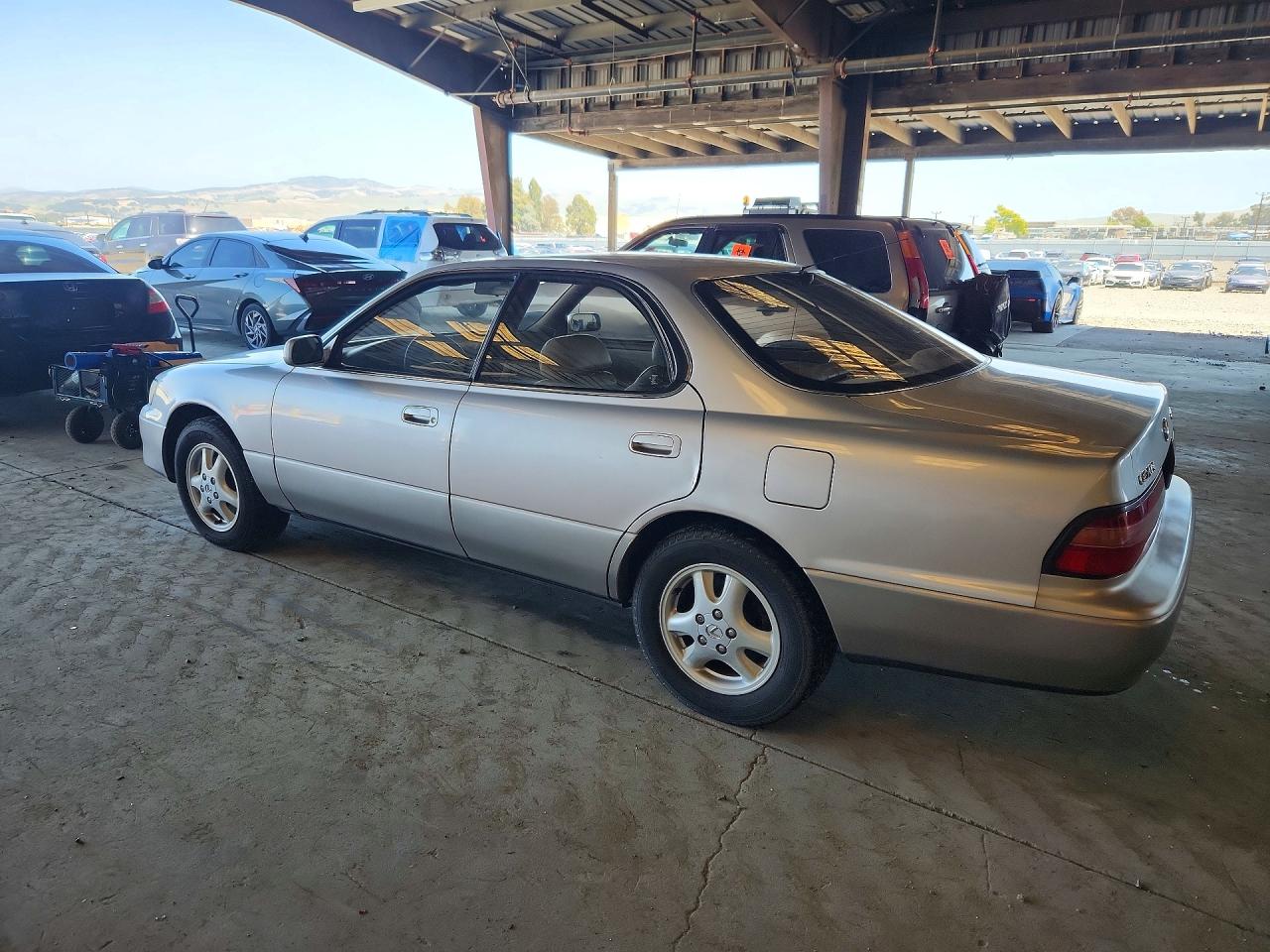 LEXUS ES 1995 — 3