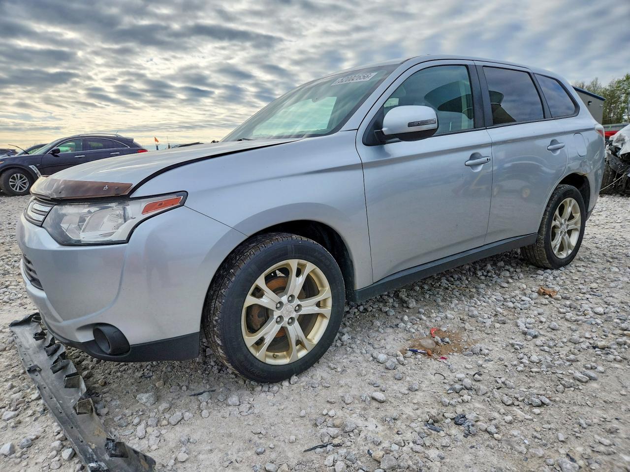 MITSUBISHI OUTLANDER 2014 — 2