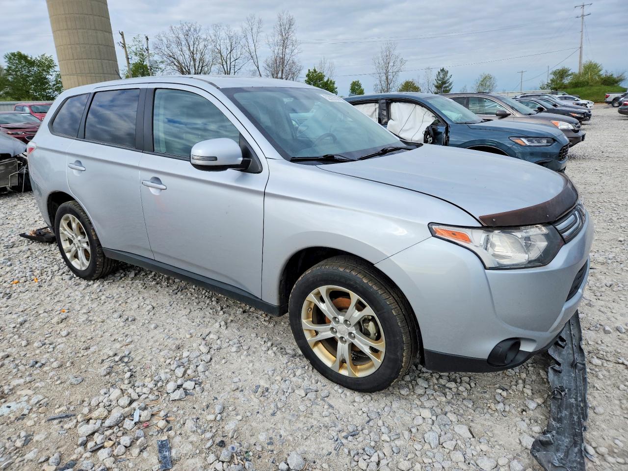 MITSUBISHI OUTLANDER 2014 — 5