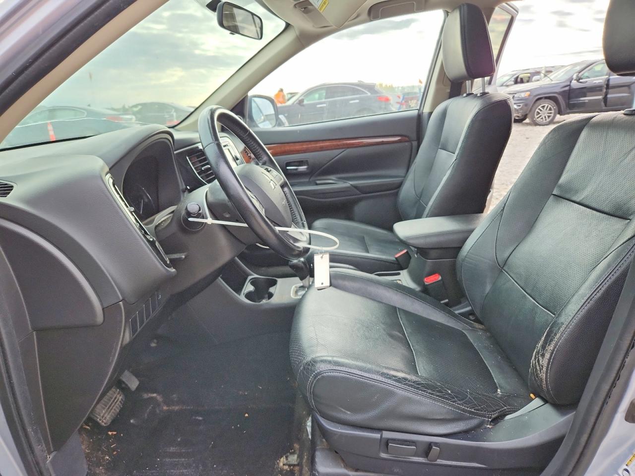 MITSUBISHI OUTLANDER 2014 — 8