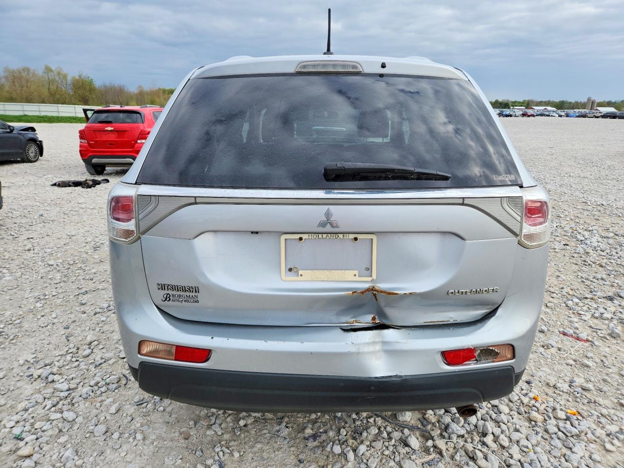 MITSUBISHI OUTLANDER 2014 — 7