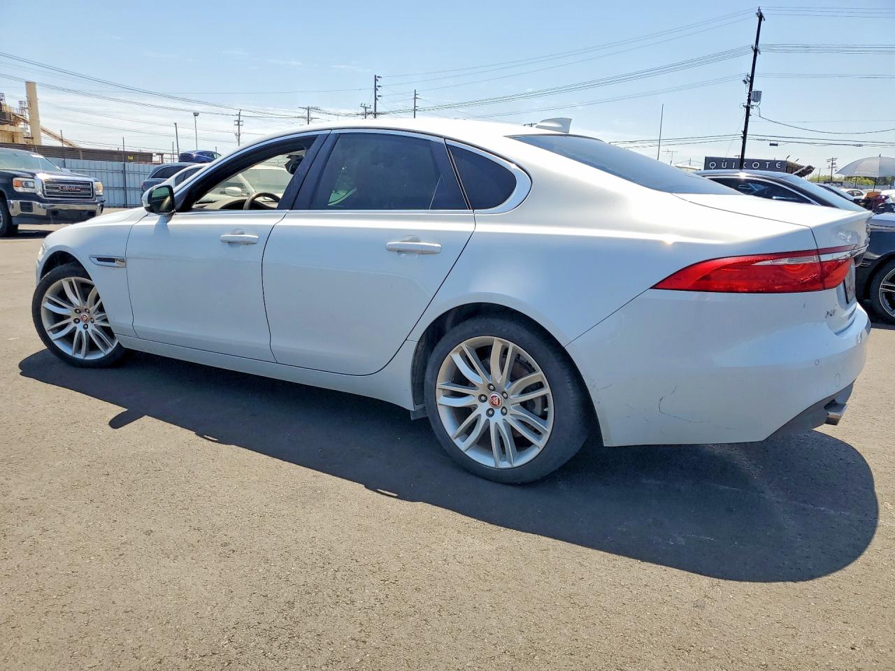 JAGUAR XF 2017 — 3