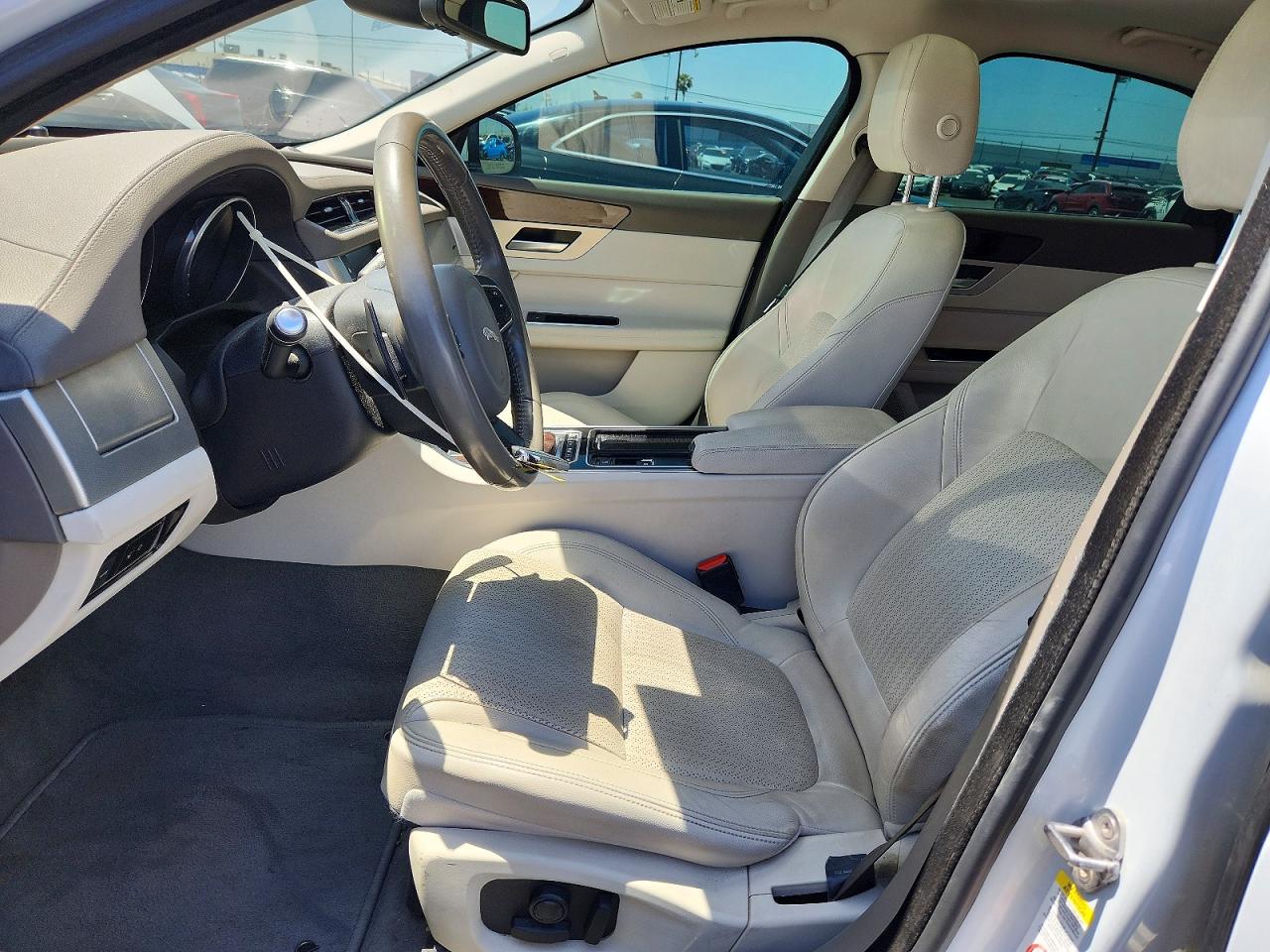 JAGUAR XF 2017 — 8
