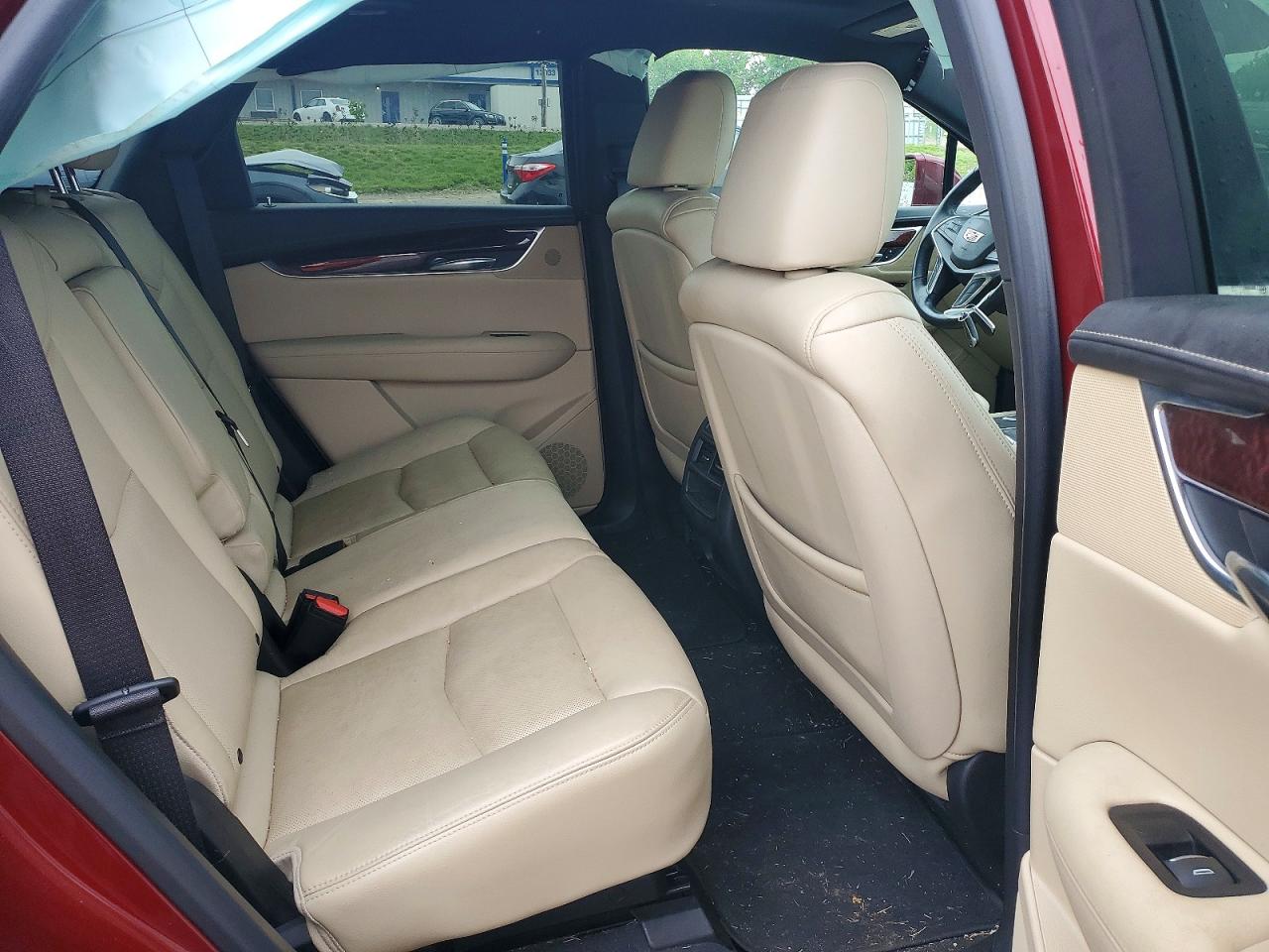 CADILLAC XT5 2017 — 12