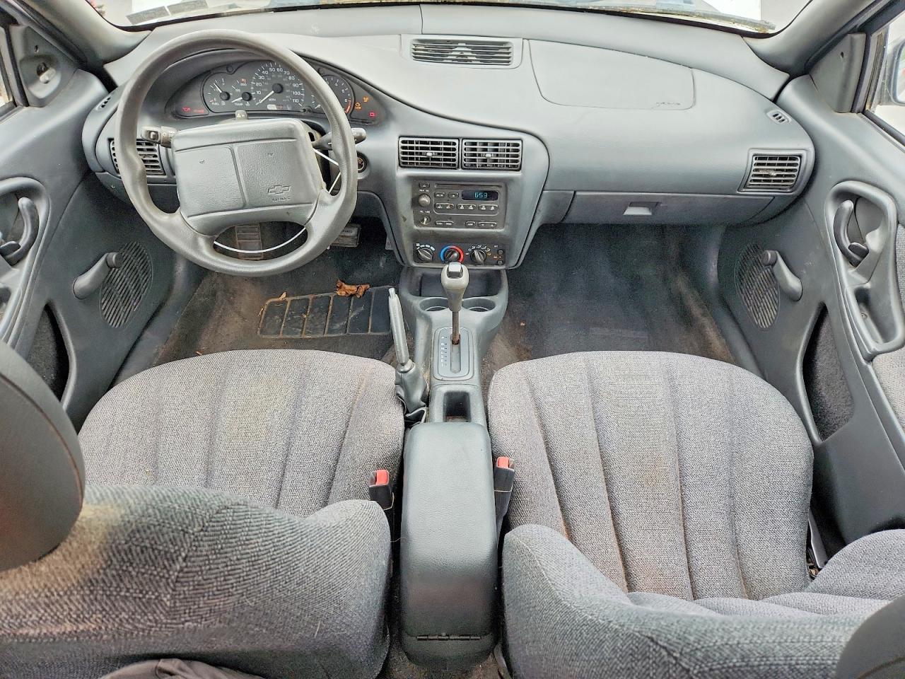 CHEVROLET CAVALIER 2000 — 9