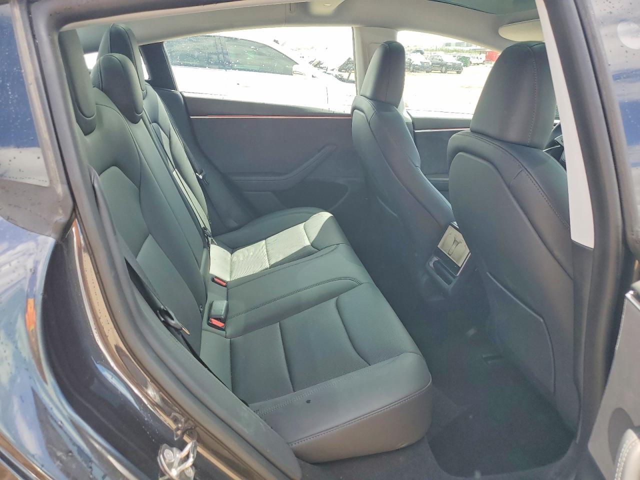 TESLA MODEL 3 2024 — 11