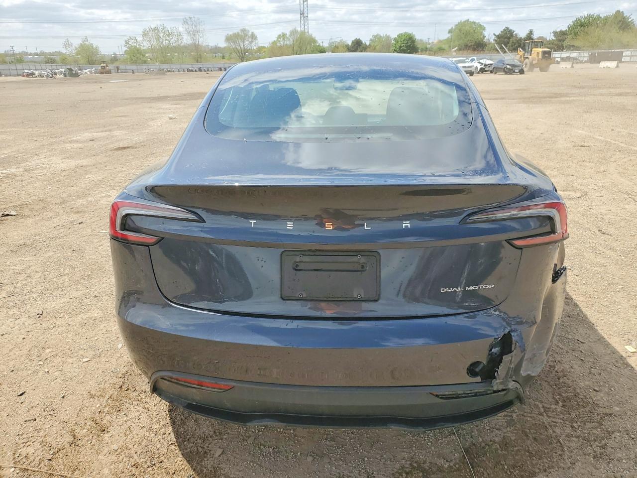 TESLA MODEL 3 2024 — 7