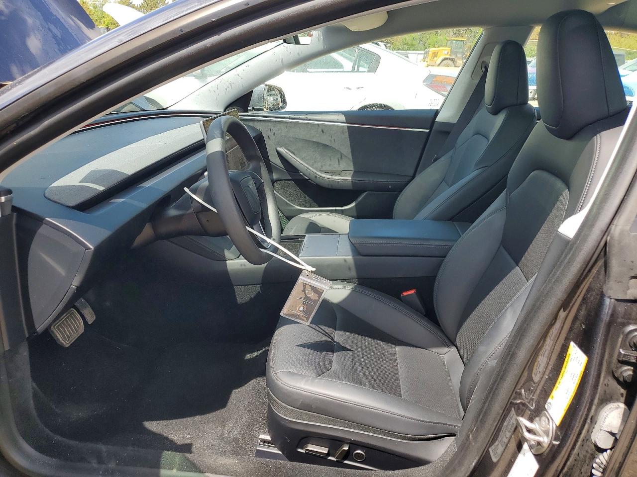 TESLA MODEL 3 2024 — 8