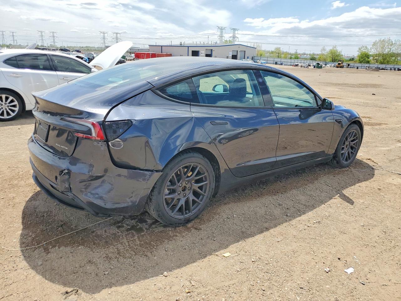 TESLA MODEL 3 2024 — 4