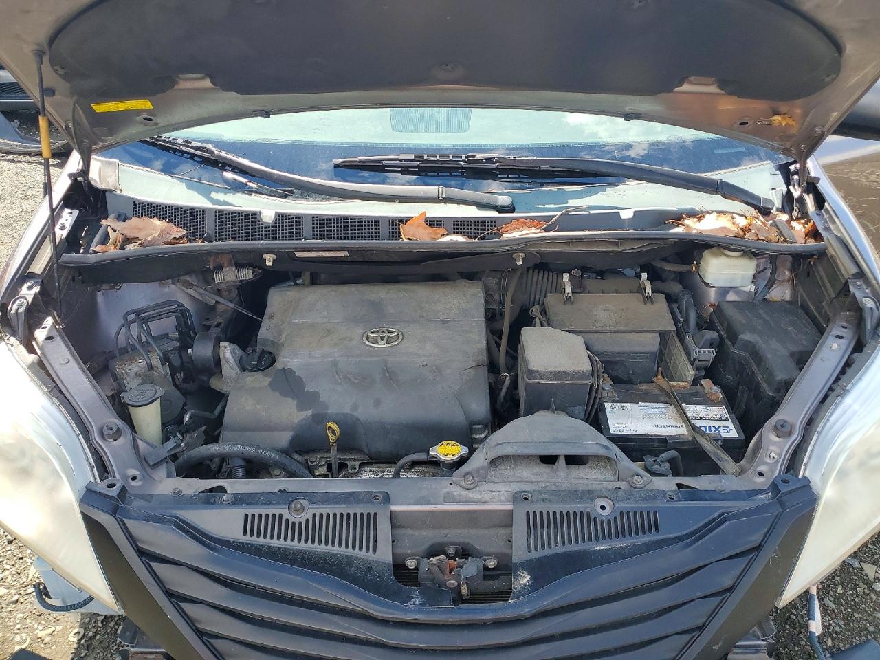 TOYOTA SIENNA 2013 — 13