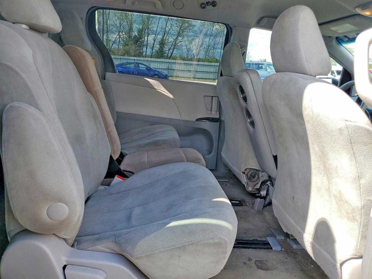 TOYOTA SIENNA 2013 — 12